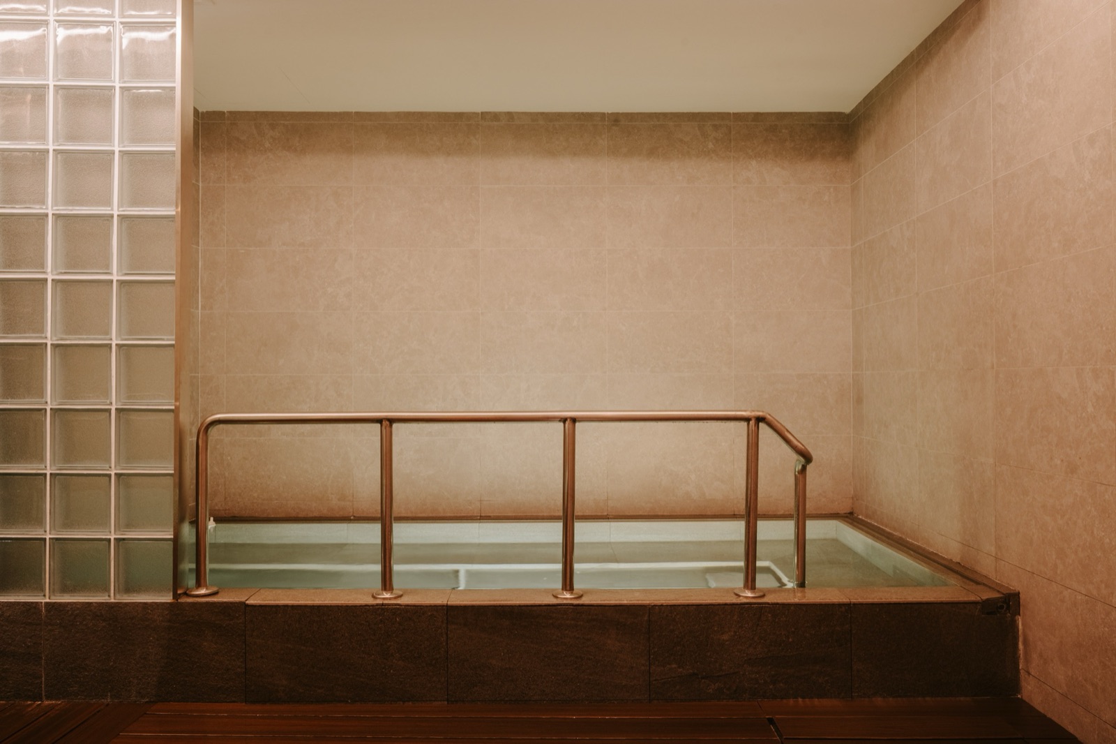The hot magnesium pool